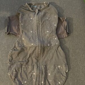 Gray Star-Patterned Snoo Sack